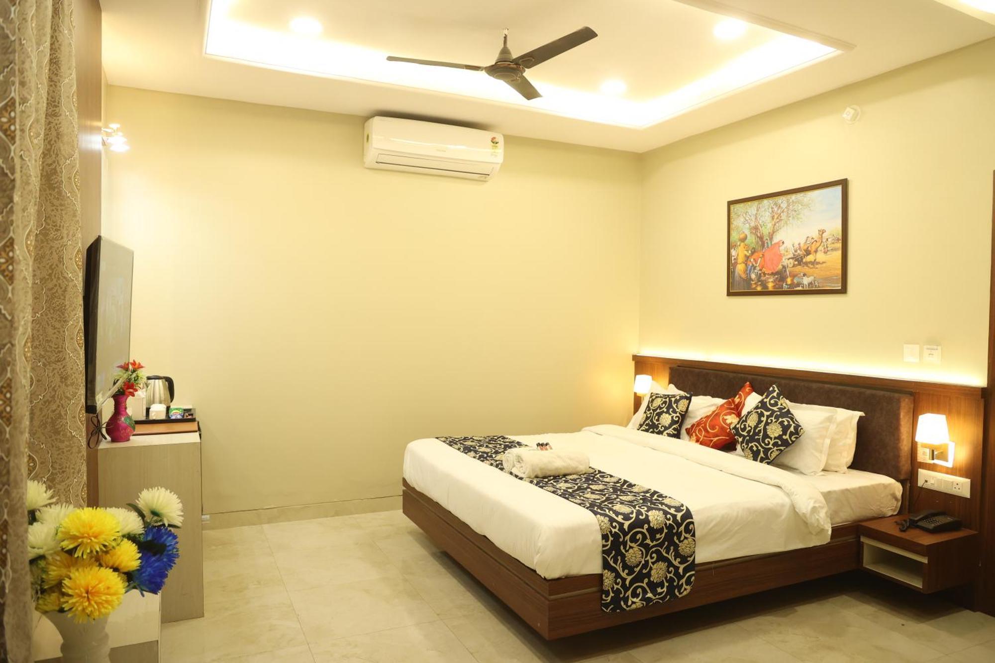Hotel Shiv Hari Mahal 4*