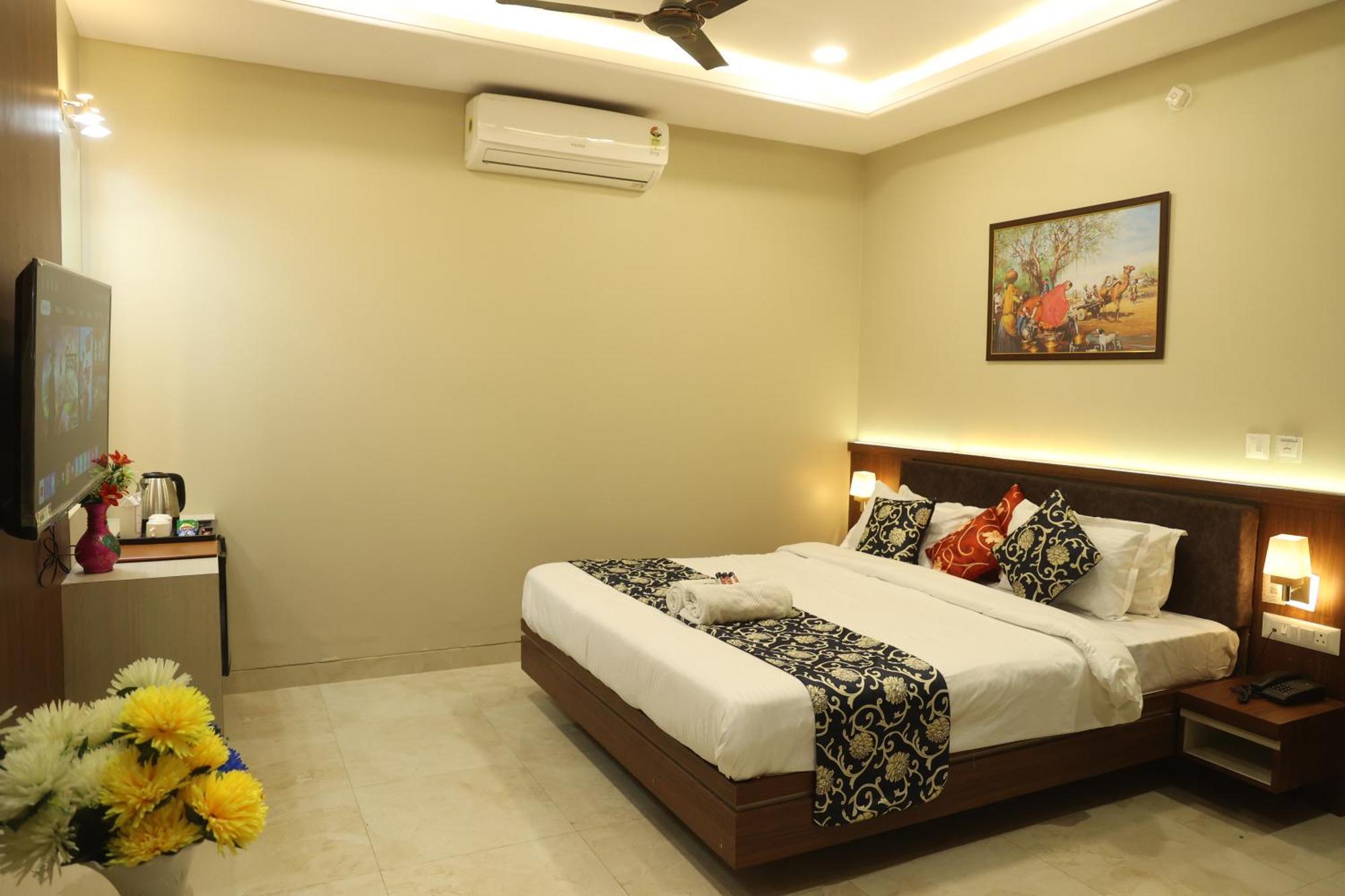 Shiv Hari Mahal 4*